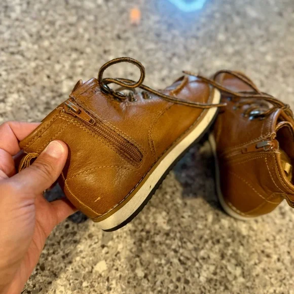 GAP l Kid’s Boot l COGNAC l Boy’s Size 11 - Picture 11 of 13